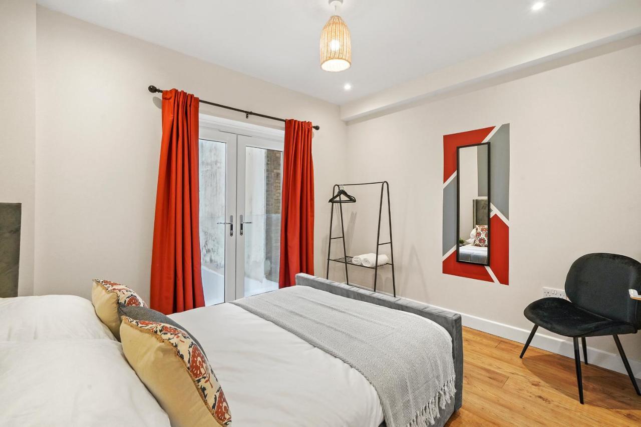 Stunning 3 - Sleeps 6 *
