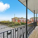 Stunning Margate Apartment 3 - Sleeps 6