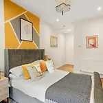 Stunning Margate Apartment 3 - Sleeps 6