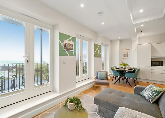 Stunning Margate Apartment 3 - Sleeps 6